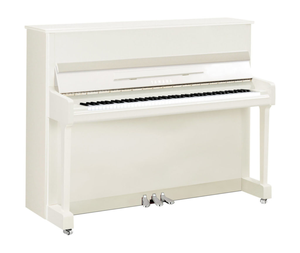 Piano vertical YAMAHA. P Series. Modelo P116 color blanco pulido chrome