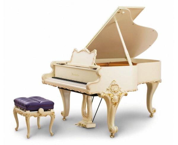 Piano de cola BÖSENDORFER Grand Baroque Ultimate Edition con banqueta color marfil satinado