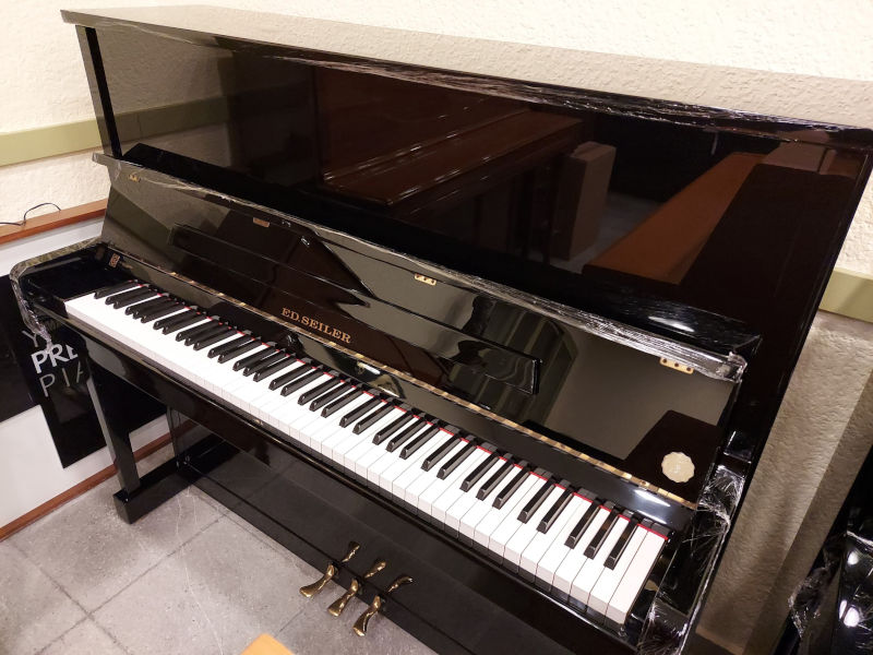 Piano vertical ocasion Eduard Seiler negro pulido 2